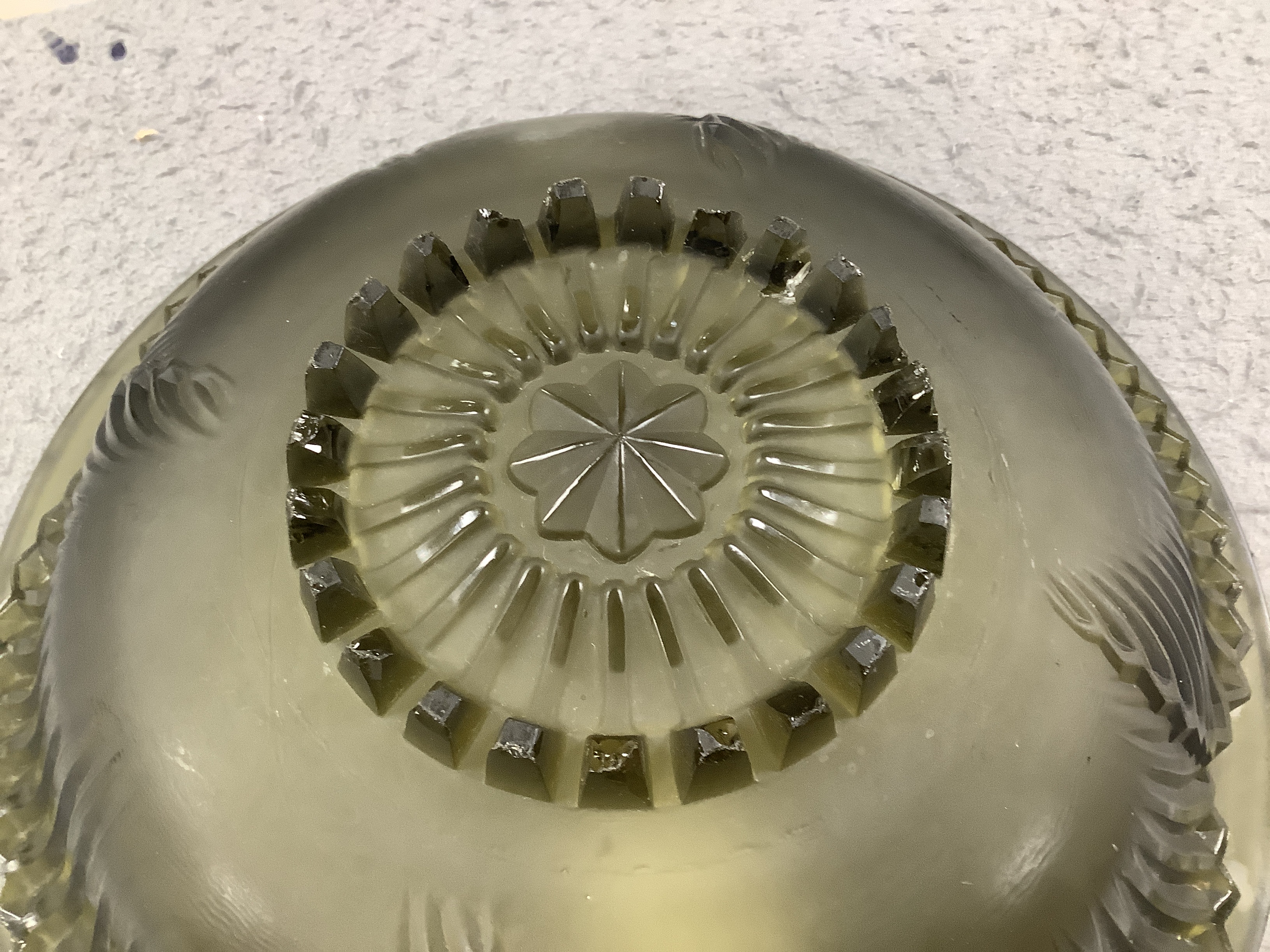 An R. Lalique 'Montigny' glass bowl, 30.5cm diameter